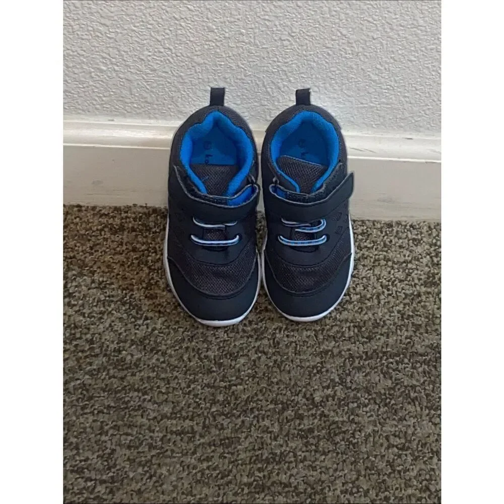 10/$50 Koala Kids Boy Gray & Blue Shoes Size 7